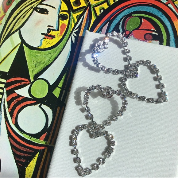 BimbaYLola Sliver Crystal Cup Chain Heart Earring - Picture 6 of 8